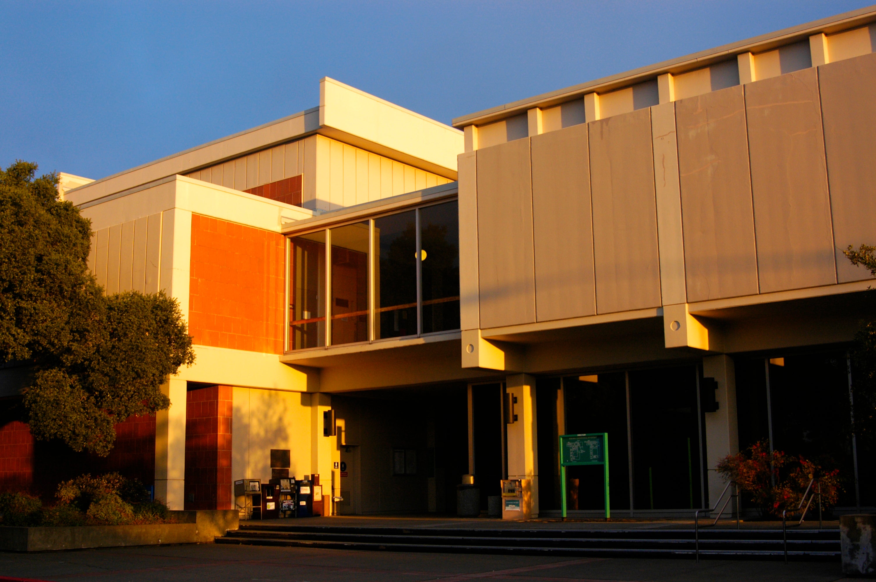 Entrance to the Hall of Justice